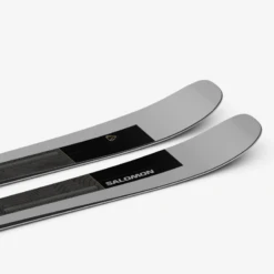 SALOMON Skis STANCE 96 - Black Dark / Grey Kaki 9 SALOMON Skis STANCE 96 - Black Dark / Grey Kaki -Bull Skis Magasin salomon n stance 96 blk dark grey kaki skis 2023 3